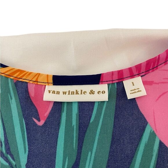 Can Winkle & co L Tropical print tank top in a silky polyester - Picture 4 of 8